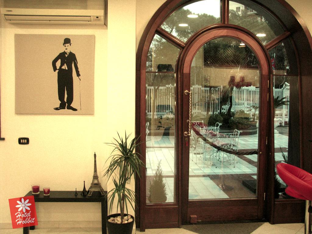 Hotel Hobbit Melito di Napoli Bagian luar foto